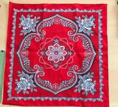 Boerenzakdoek rood 63 x 63 cm.